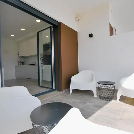 Sandra - Ferrel, Sunny Balcony, Shared Pool Ferrel (Leiria)